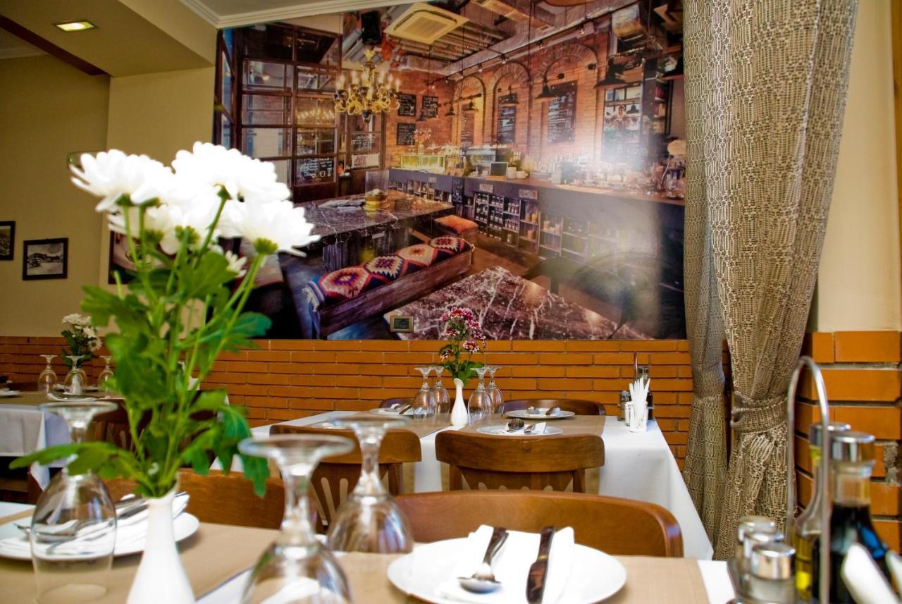 Hotel 4 Stinet Влёра Экстерьер фото